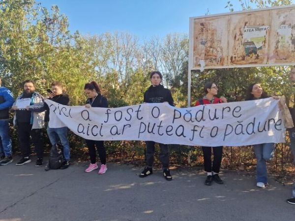 19 octombrie 2024 – Lanț uman în jurul zonei retrocedate din Parcul&nbsp;IOR