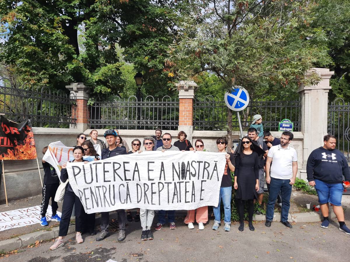 6 octombrie 2024 – protest în fața sediului PNL pentru salvarea parcului&nbsp;IOR